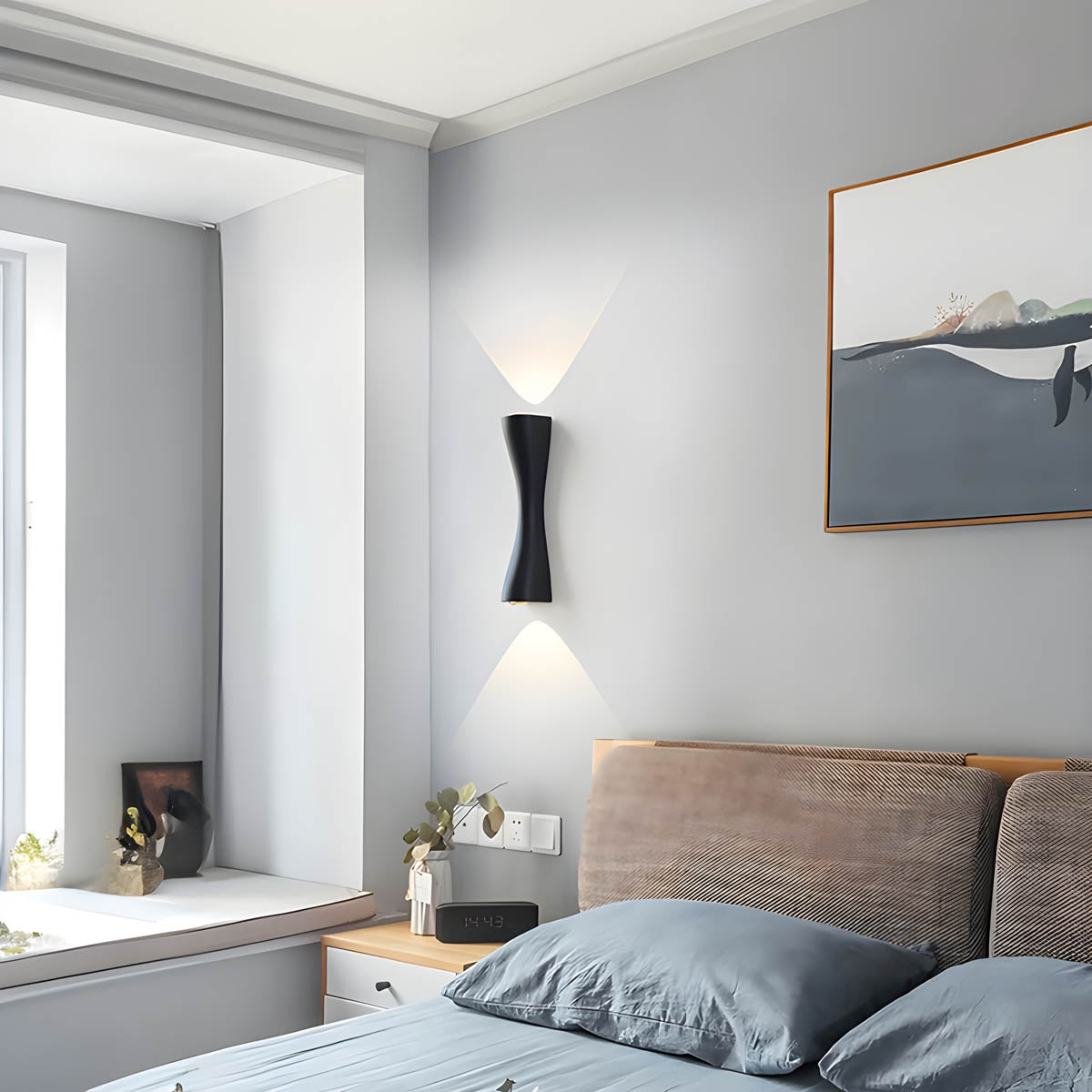 Slim Hourglass Wall Lamp in Aluminium & LED