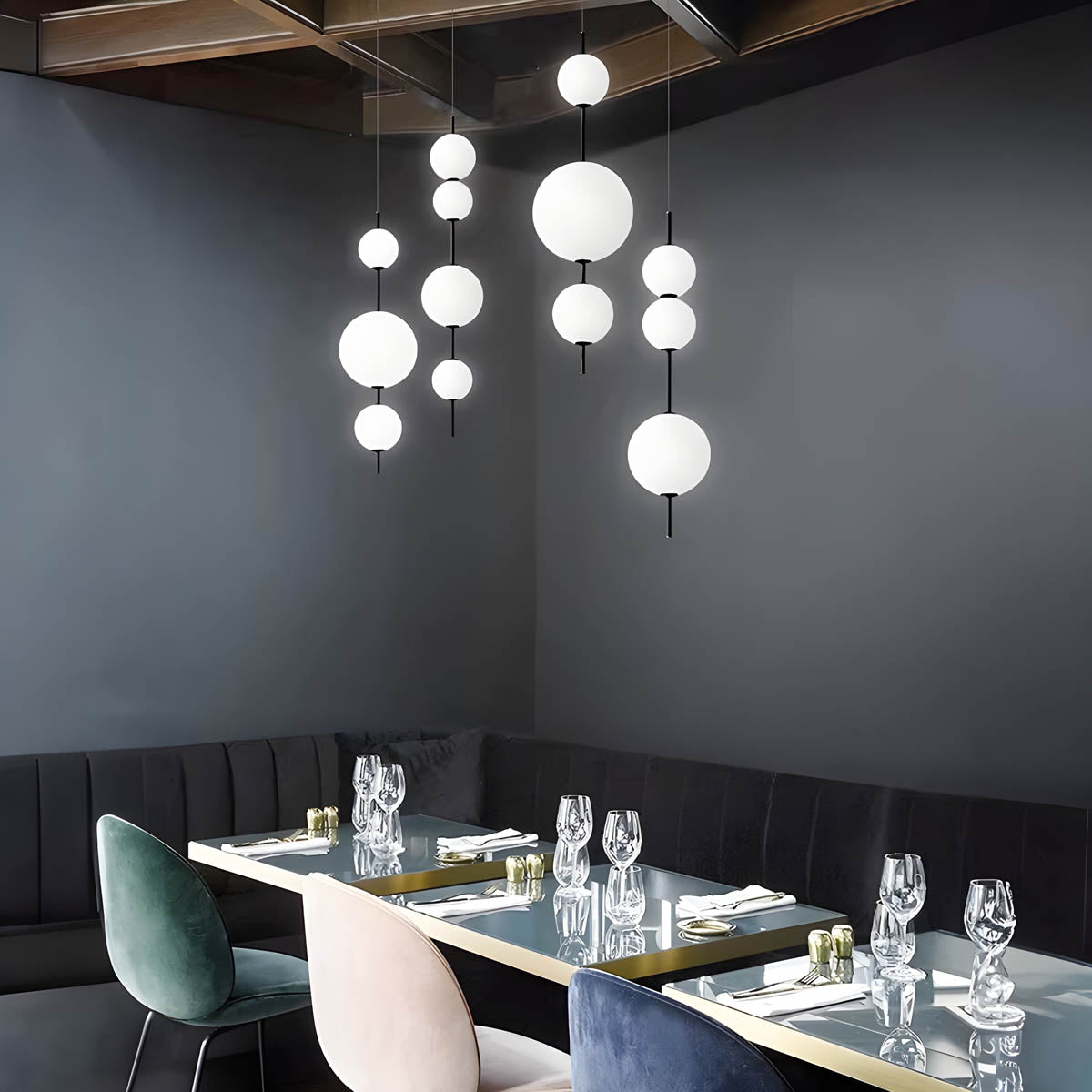 Triple glass globe pendant light, metal frame, 80-103 cm