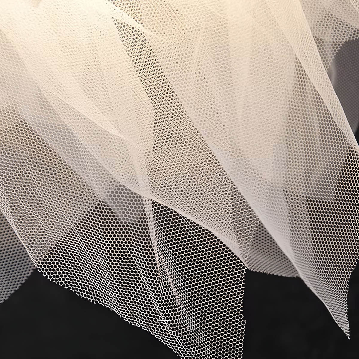 Tulle-mesh pendant lamp, airy floral style