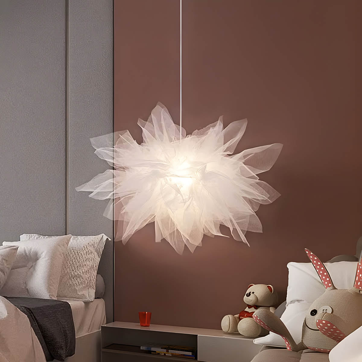 Tulle-mesh pendant lamp, airy floral style