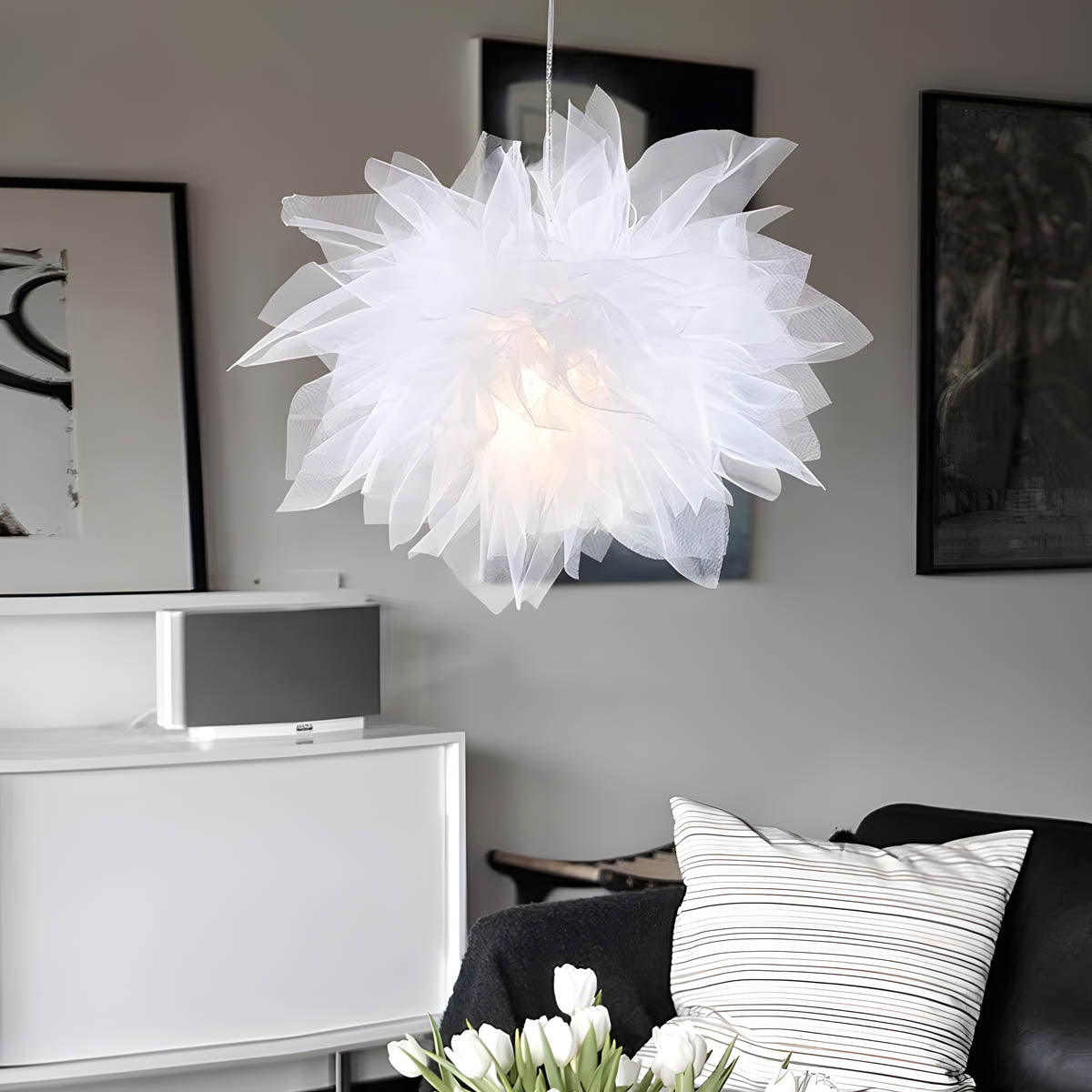 Tulle-mesh pendant lamp, airy floral style