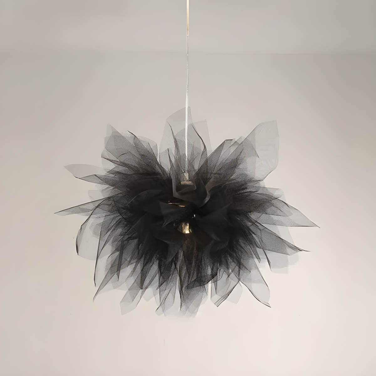 Tulle-mesh pendant lamp, airy floral style