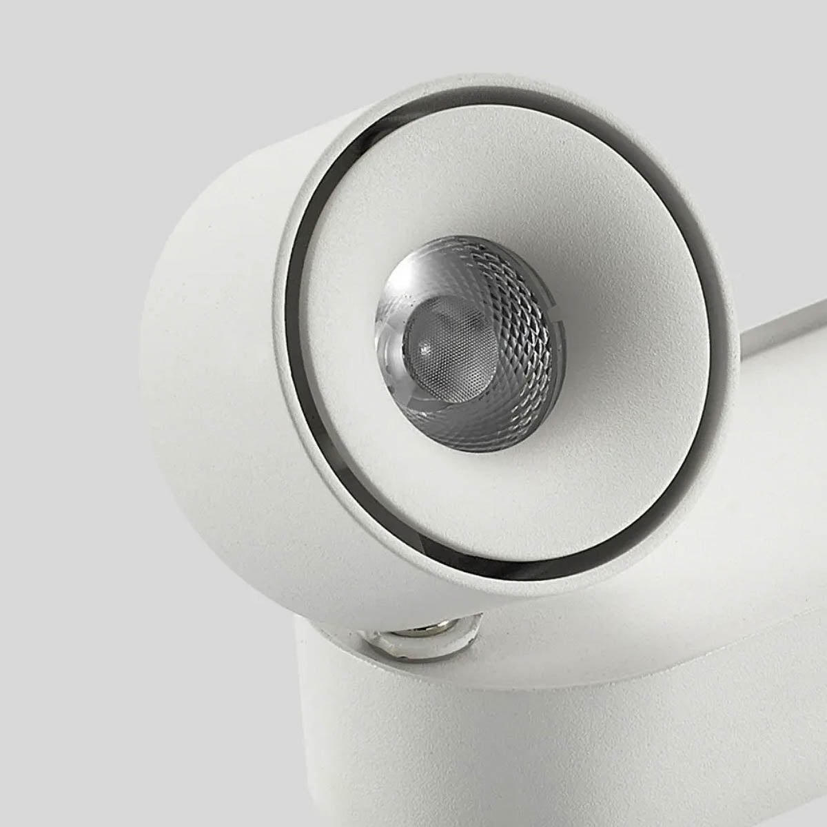 Aluminium Surface-Mount LED Spotlight – Tight 24° Beam, Multi-Head Configurations