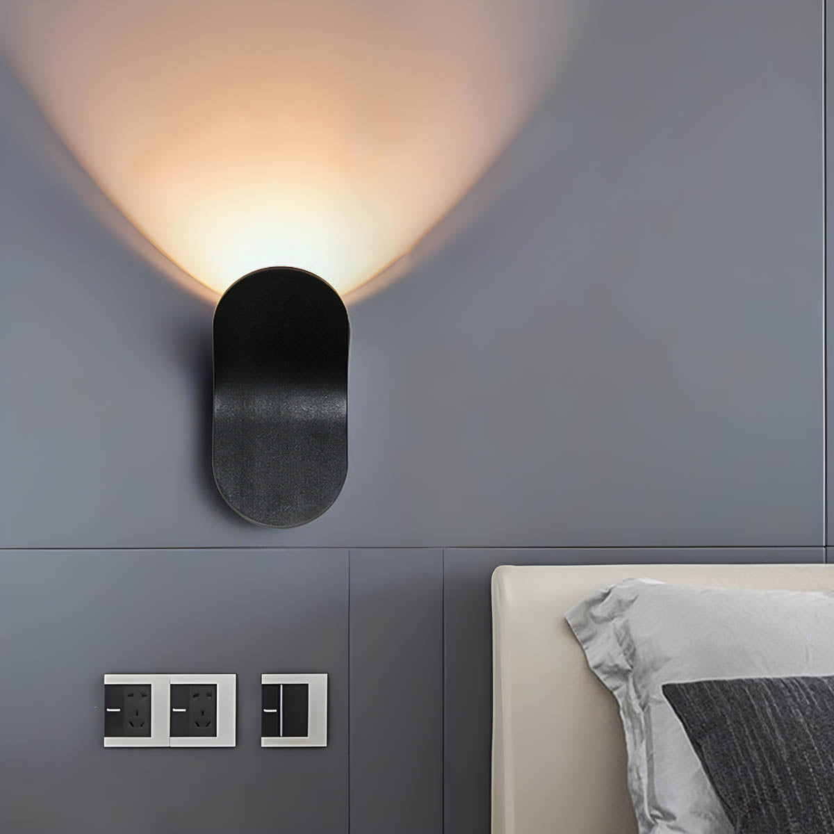 Aluminium wall light with integrated LED