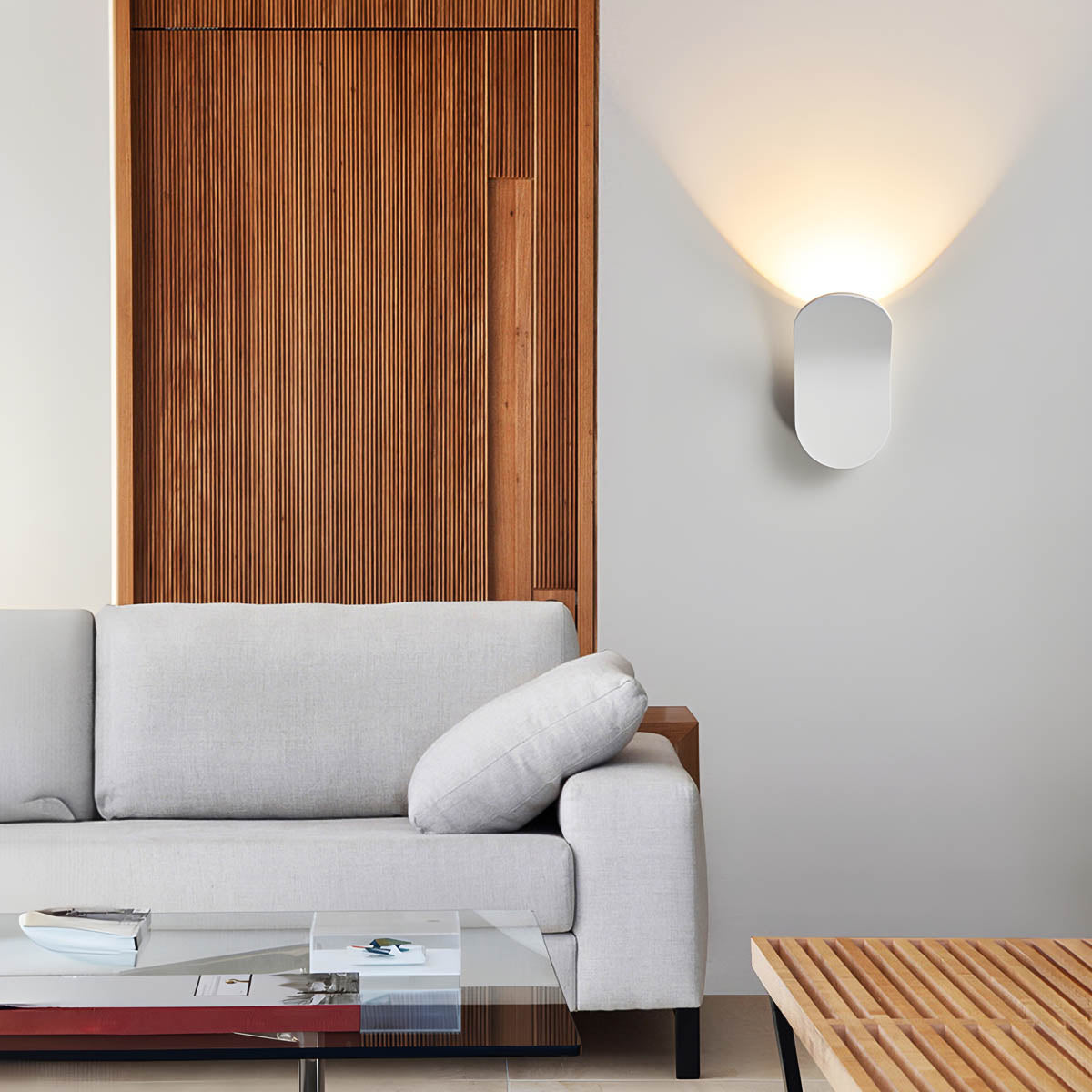 Aluminium wall light with integrated LED