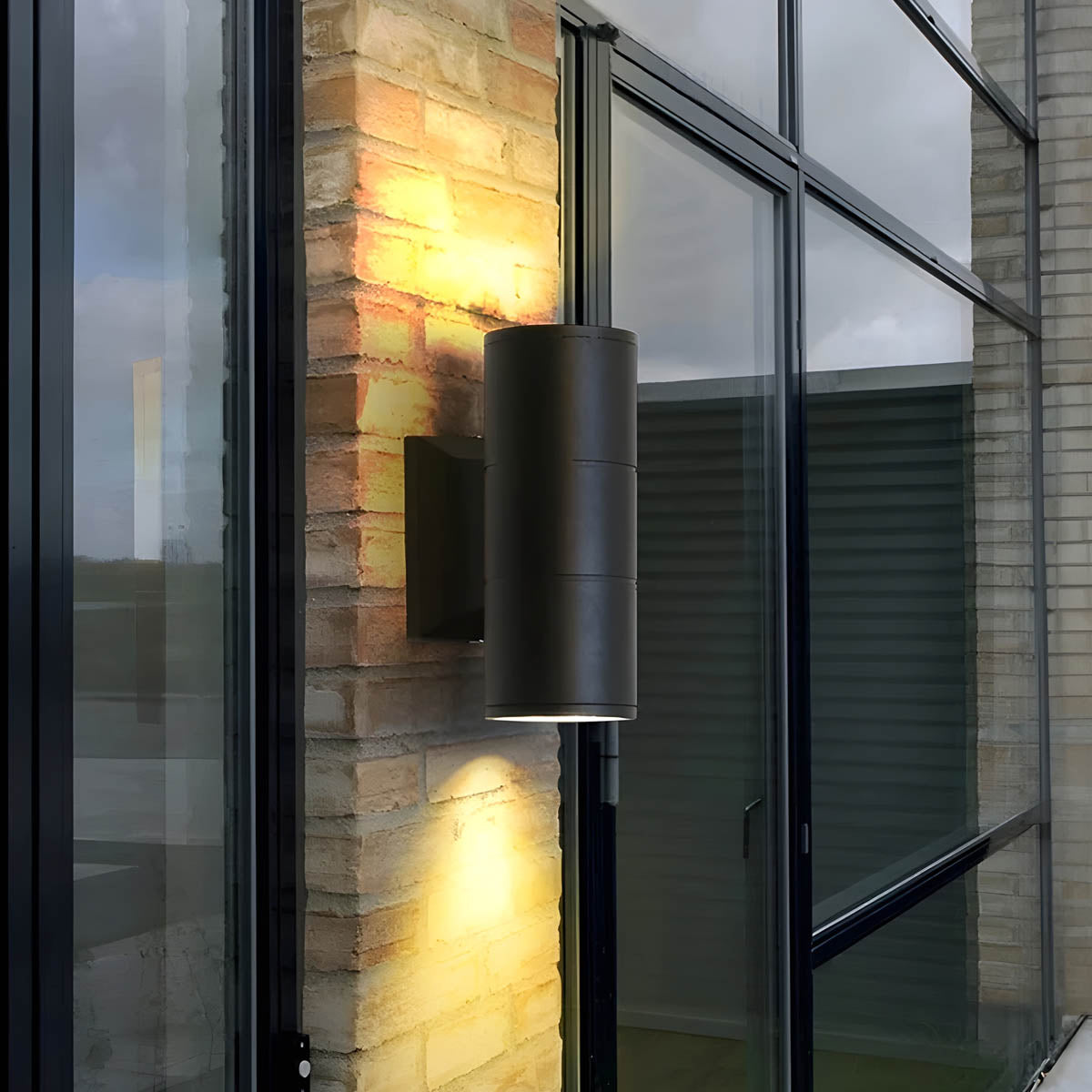 IP65 Cylinder LED Wall Light – Aluminium