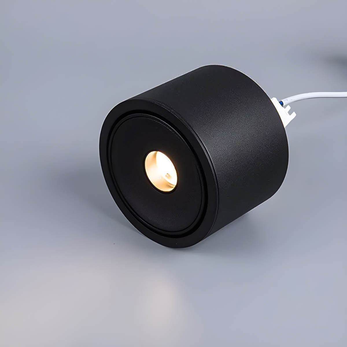 Adjustable Aluminium Surface-Mount LED Spotlight – Dimmable, 3°–24° Beam