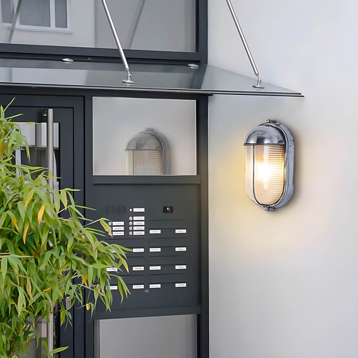 Aluminium & borosilicate glass outdoor wall light