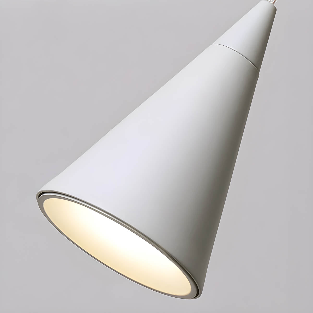 Triple-cone iron pendant light LED, adjustable cord