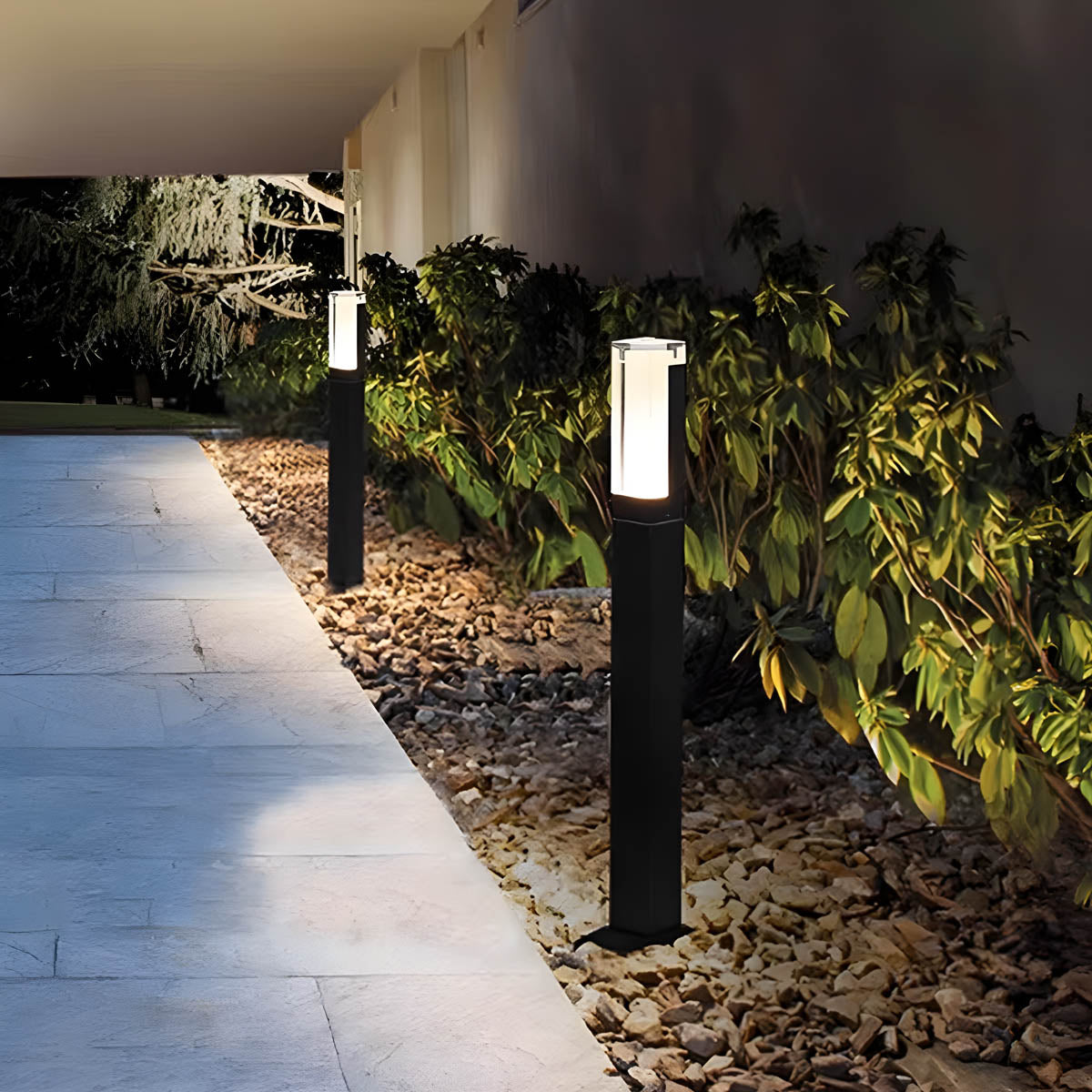Aluminum LED lawn light range, solid or spike base