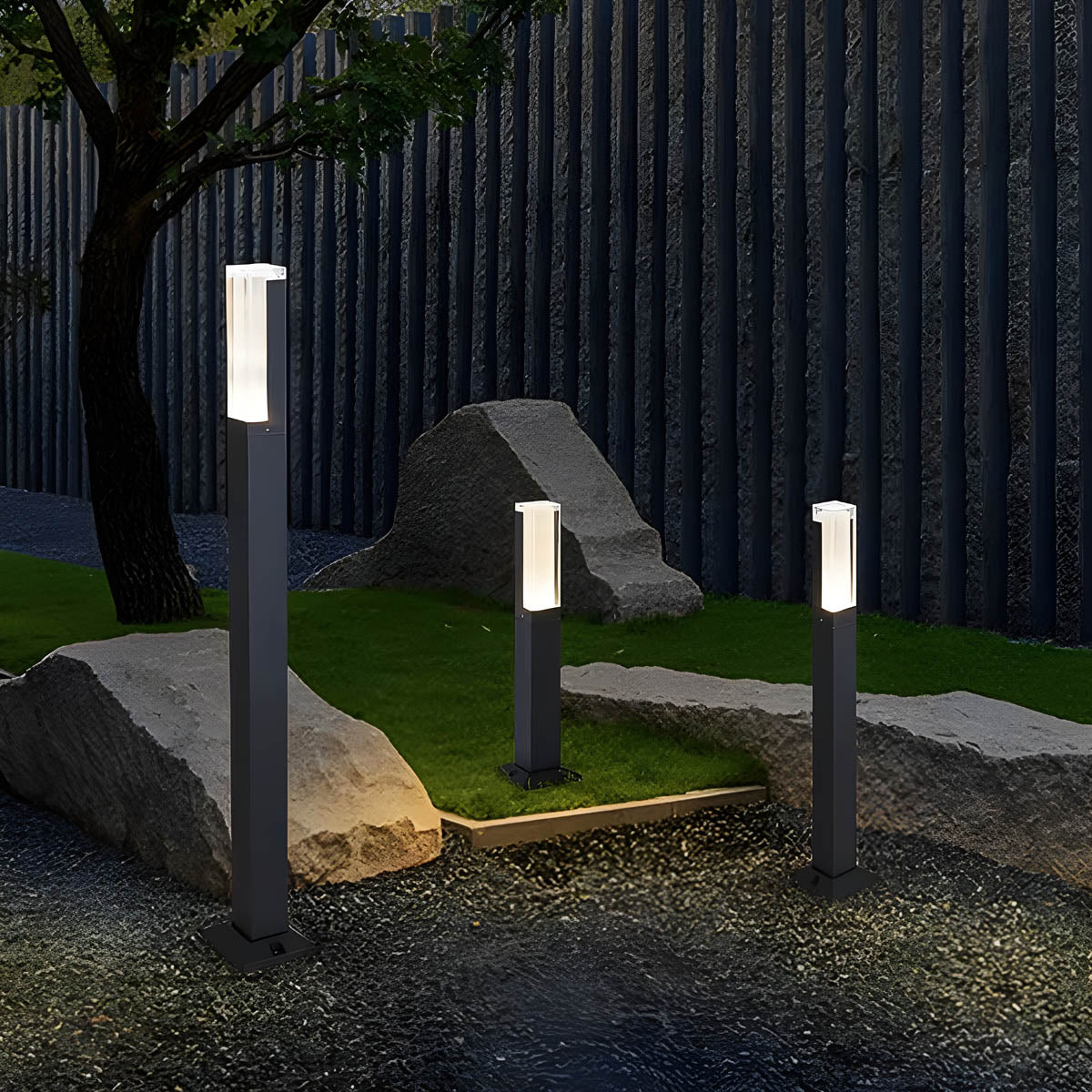 Aluminum LED lawn light range, solid or spike base