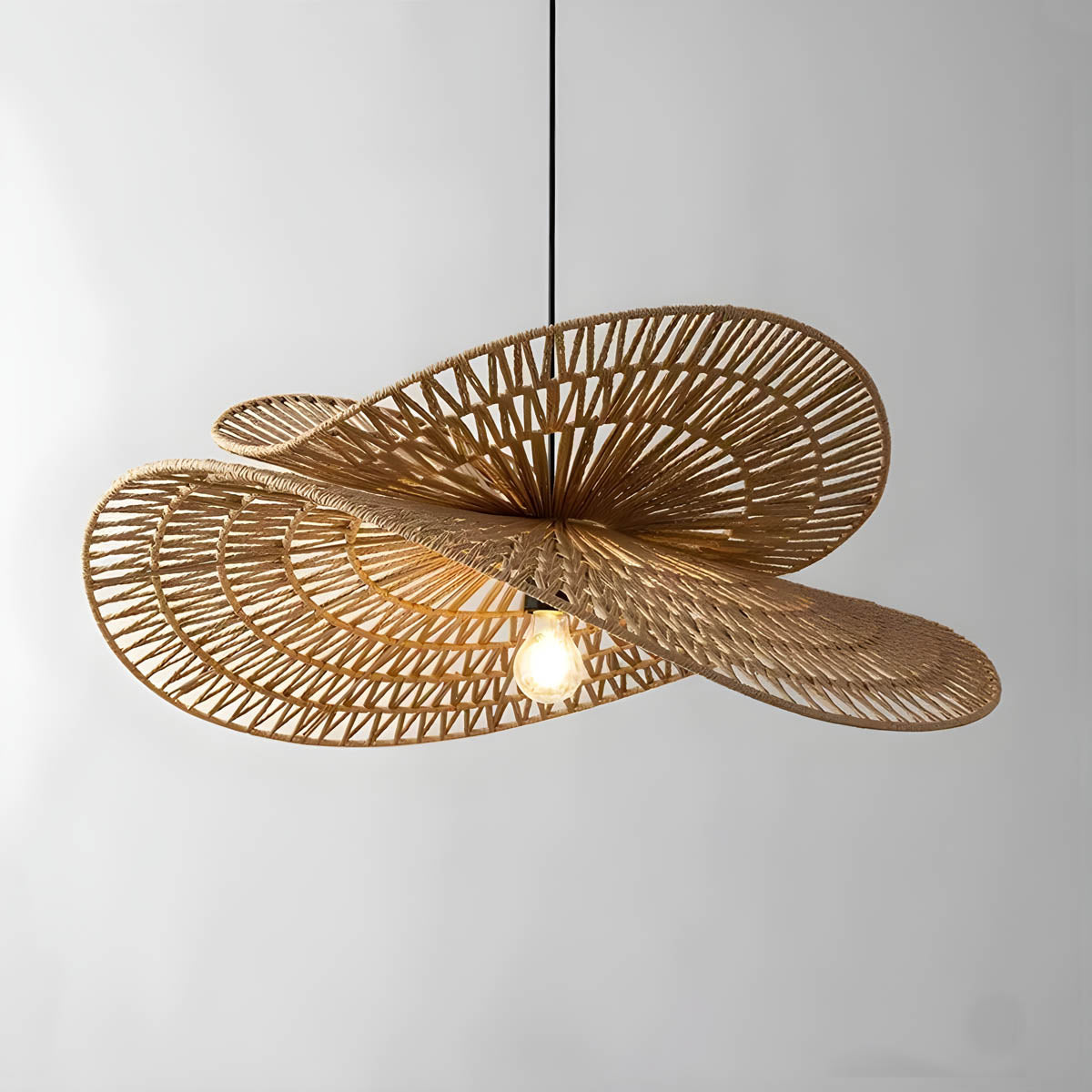 Hand-knitted rattan E27 pendant light