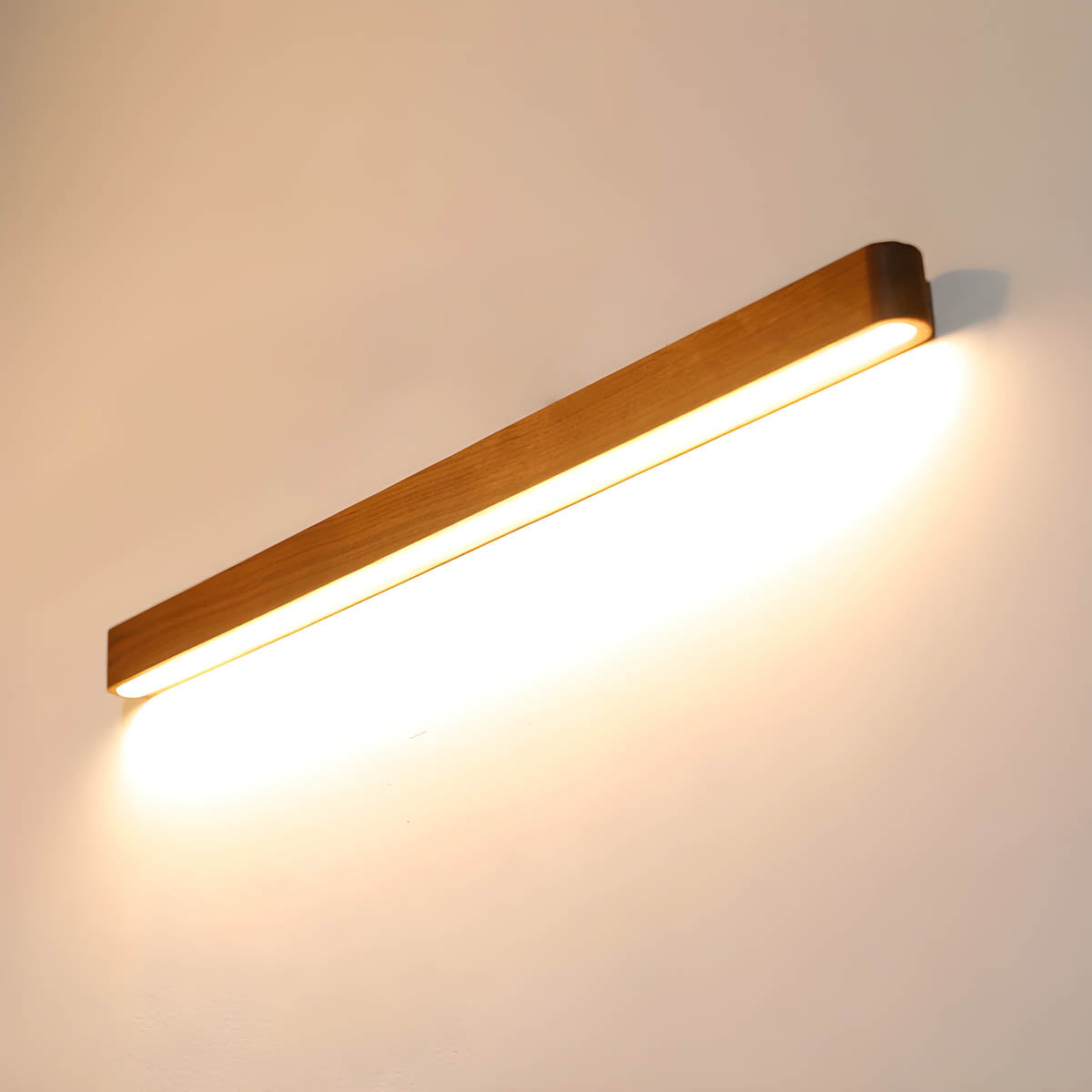 Wood & aluminium wall-mounted LED light