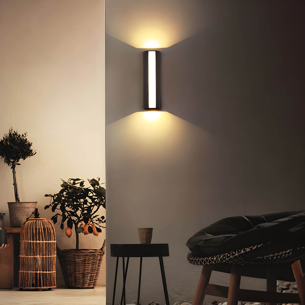 IP65 Aluminium Up-&-Down Outdoor Wall Light
