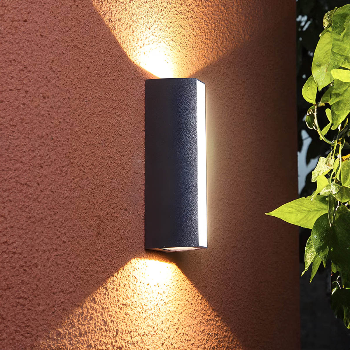 IP65 Aluminium Up-&-Down Outdoor Wall Light
