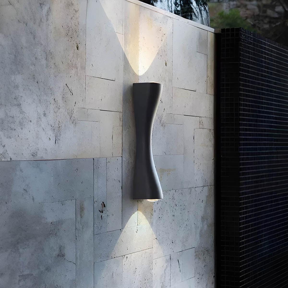 Slim Hourglass Wall Lamp in Aluminium & LED